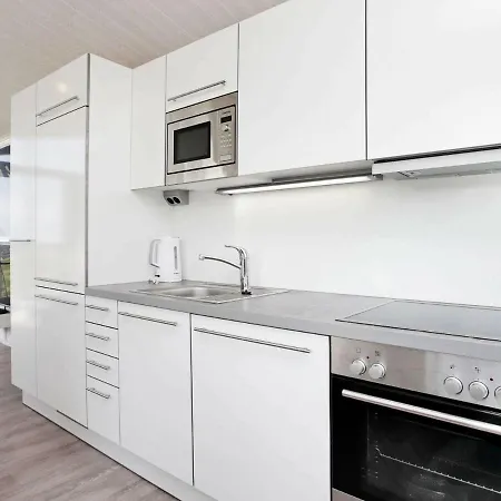 بيت للعطل Two-bedroom Holiday In 4 *